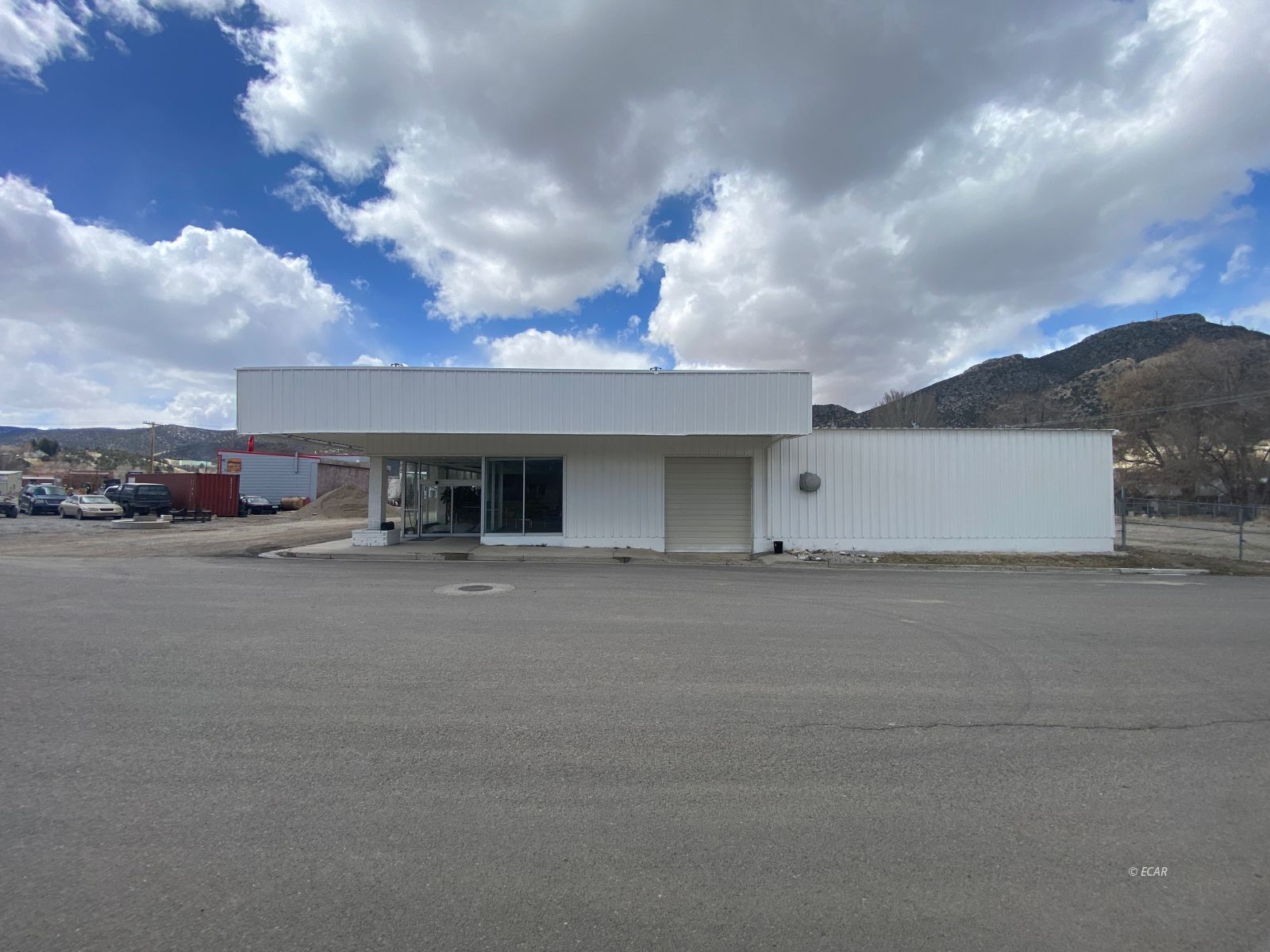 201 Ogden Avenue Property Photo 8