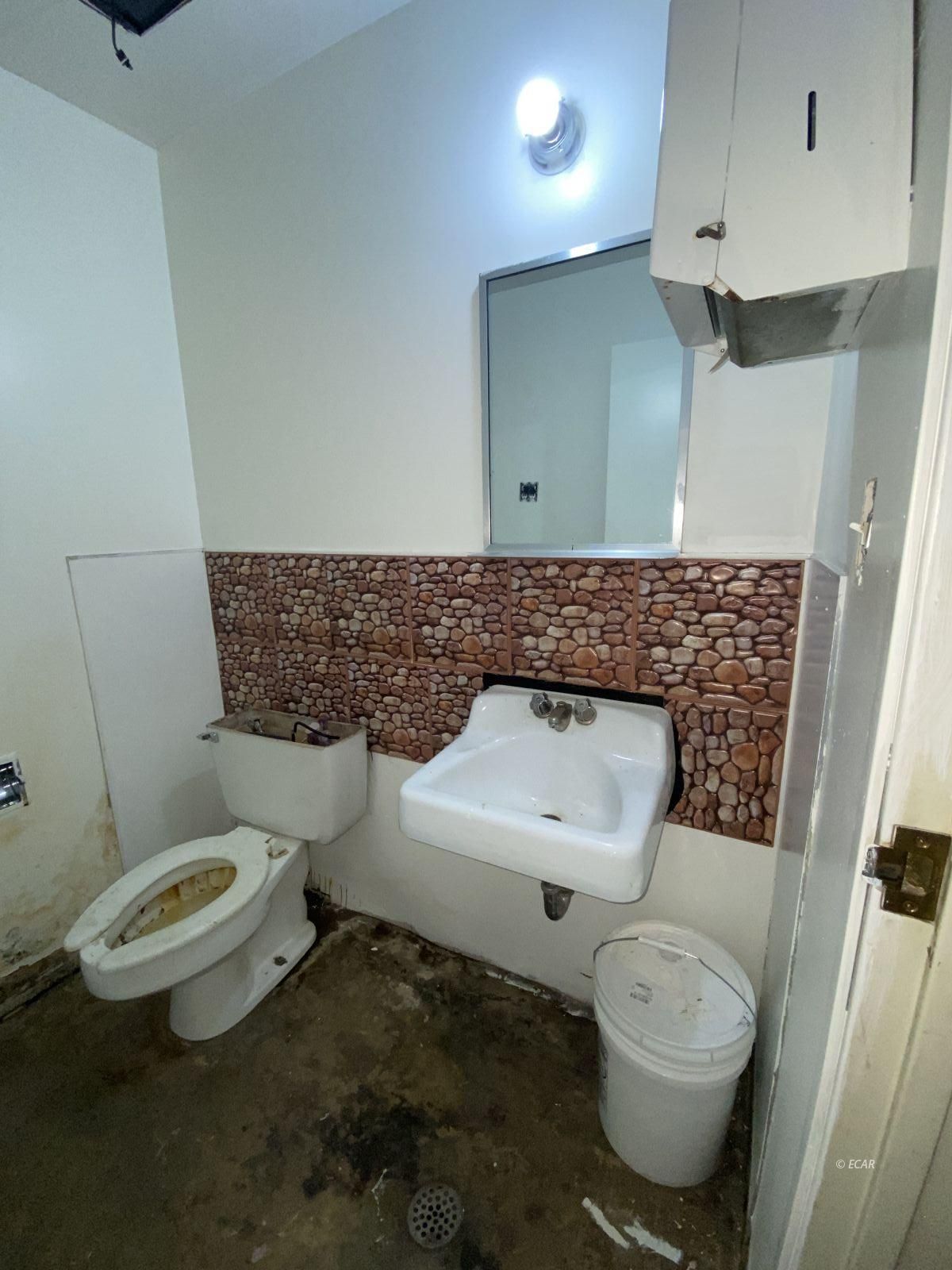 201 Ogden Avenue Property Photo 22