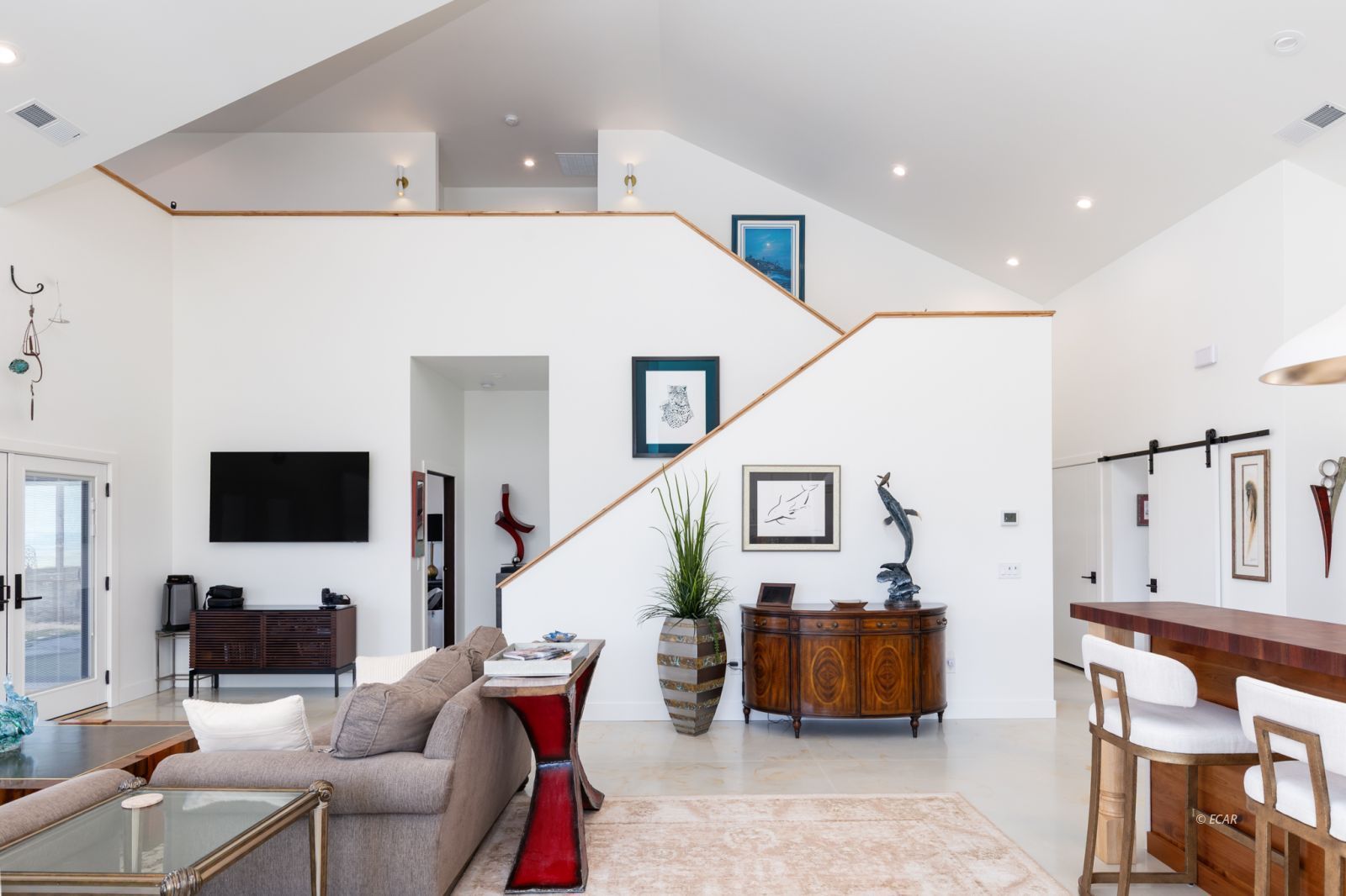 76 Foothill Drive Property Photo 2