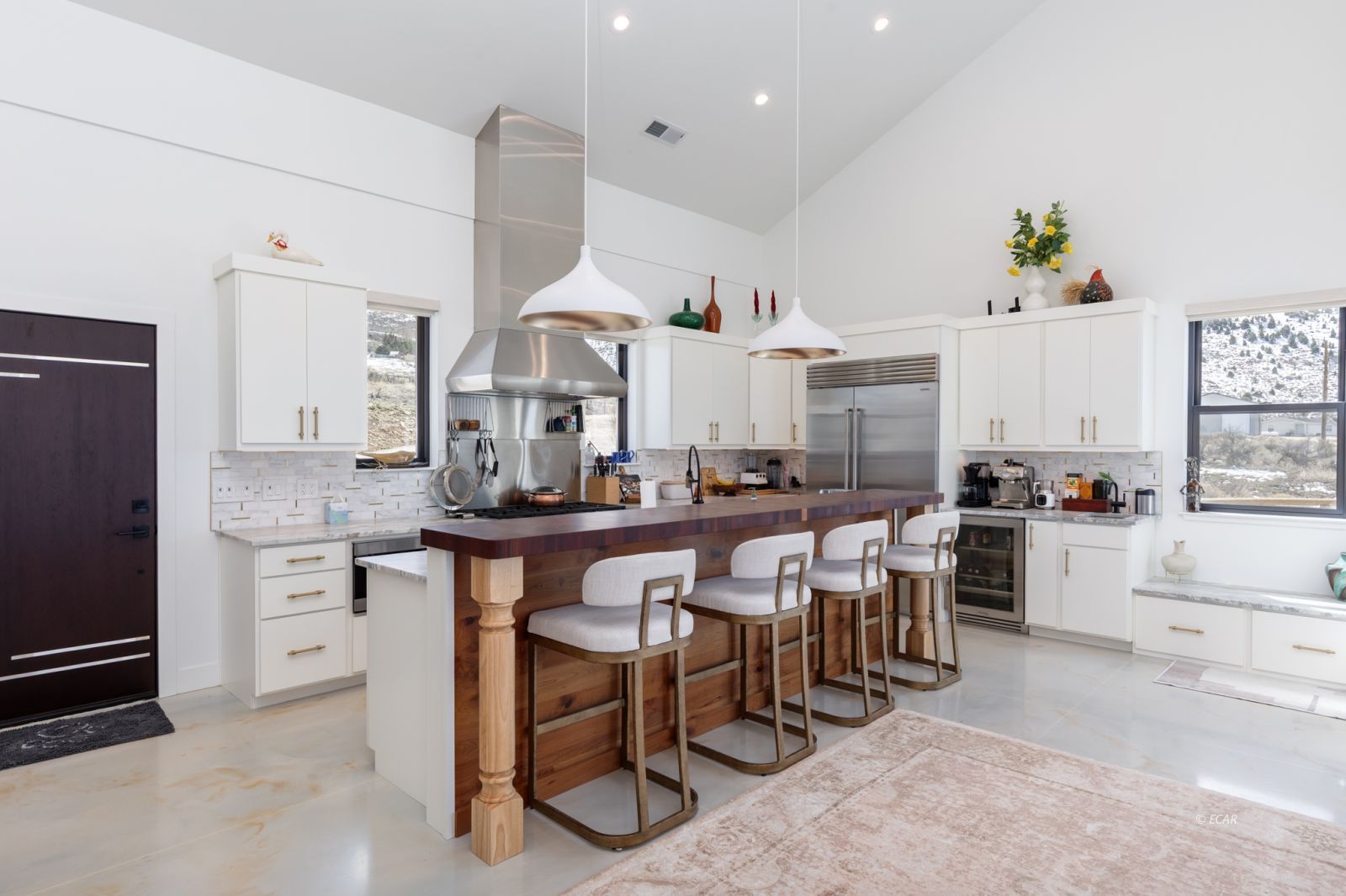 76 Foothill Drive Property Photo 3