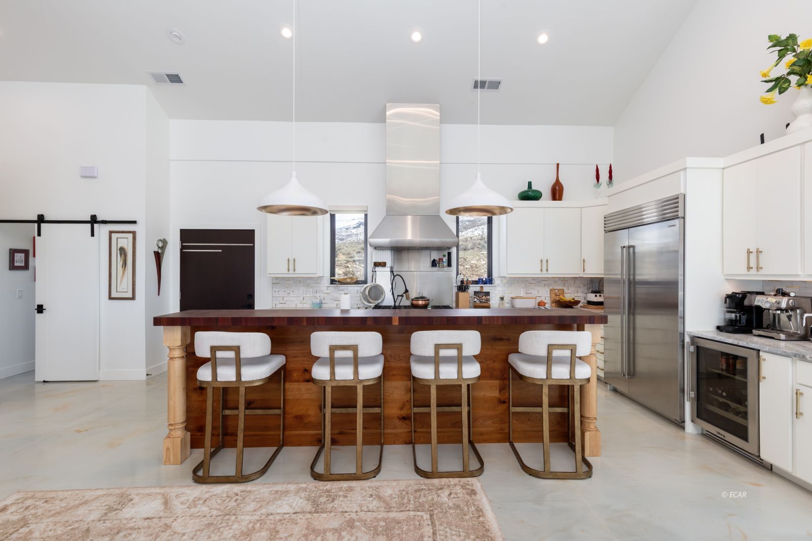 76 Foothill Drive Property Photo 4