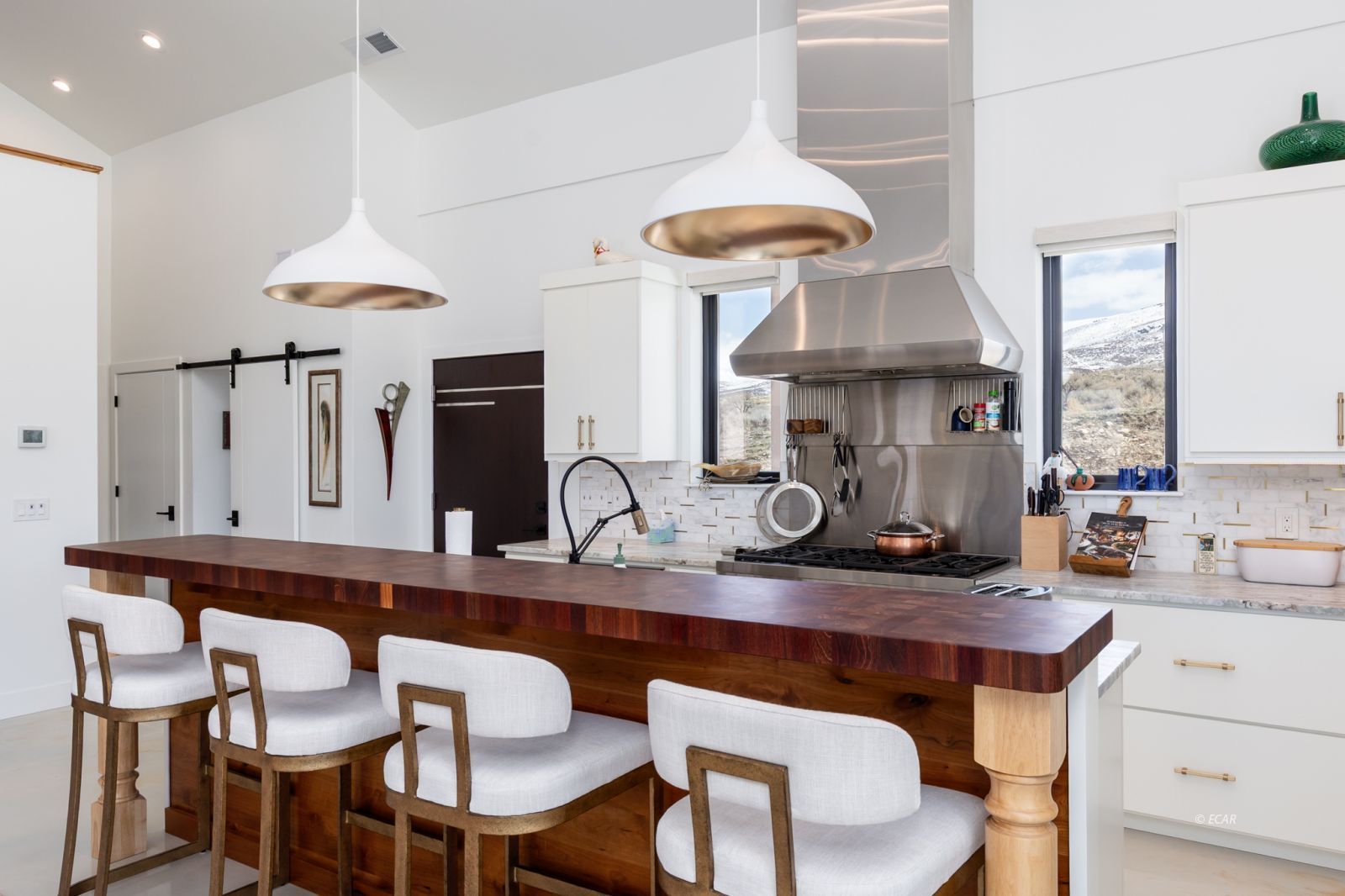 76 Foothill Drive Property Photo 5