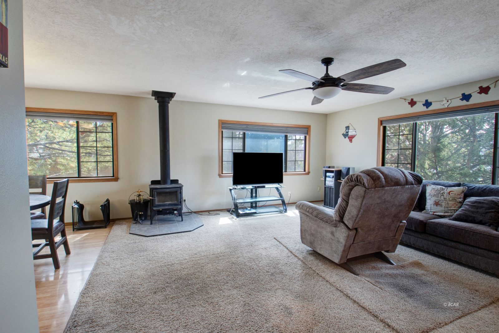3162 Midland Drive Property Photo 6
