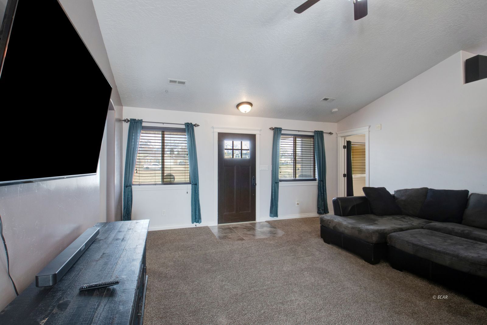 833 Black Oak Drive Property Photo 3