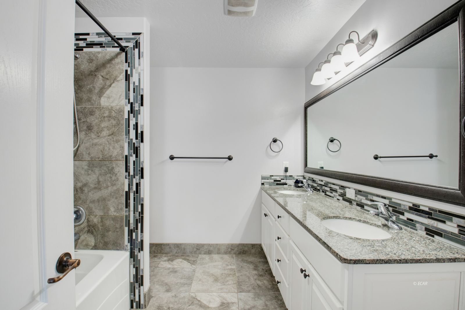 833 Black Oak Drive Property Photo 18