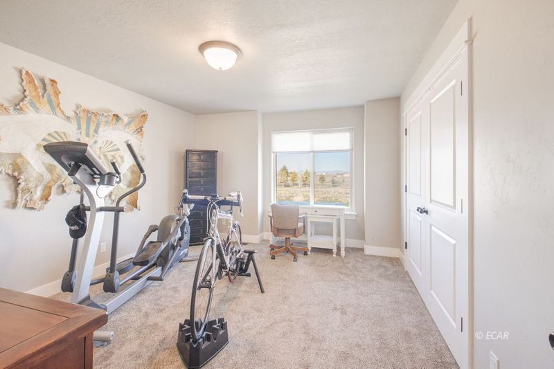 270 Fairlawn Place Property Photo 19