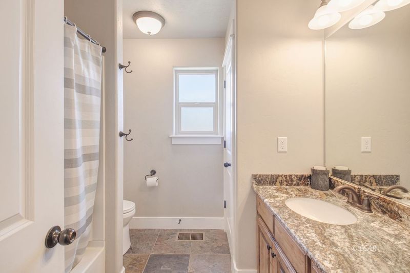 270 Fairlawn Place Property Photo 22