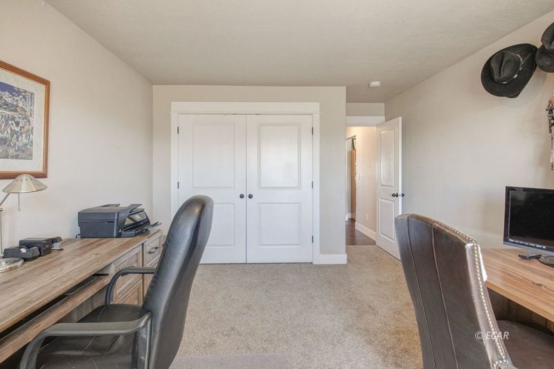 270 Fairlawn Place Property Photo 24