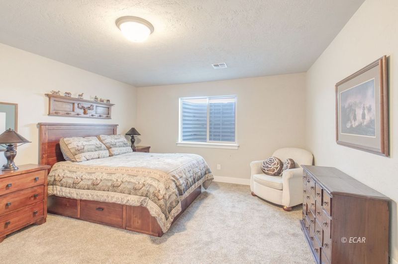 270 Fairlawn Place Property Photo 30