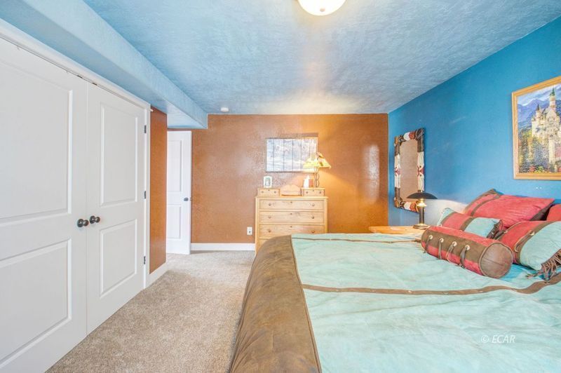 270 Fairlawn Place Property Photo 34