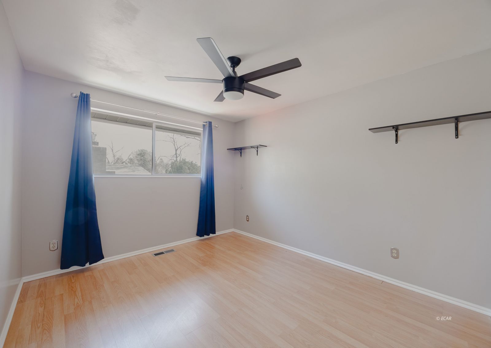 841 Hillside Drive Property Photo 10