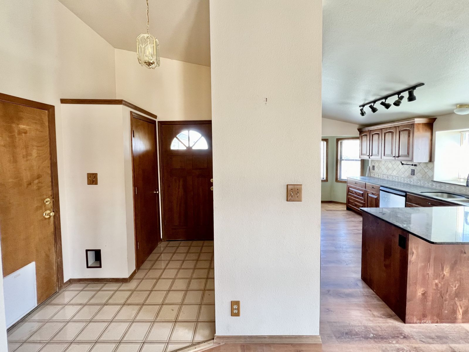 440 Foxridge Drive Property Photo 4