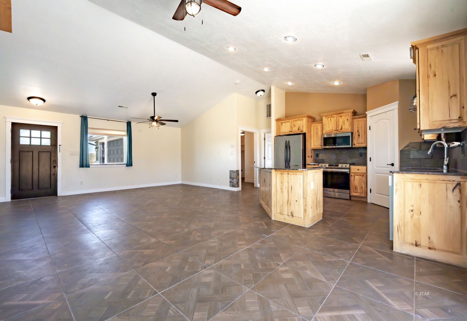 504 Blackstone Drive Property Photo 4