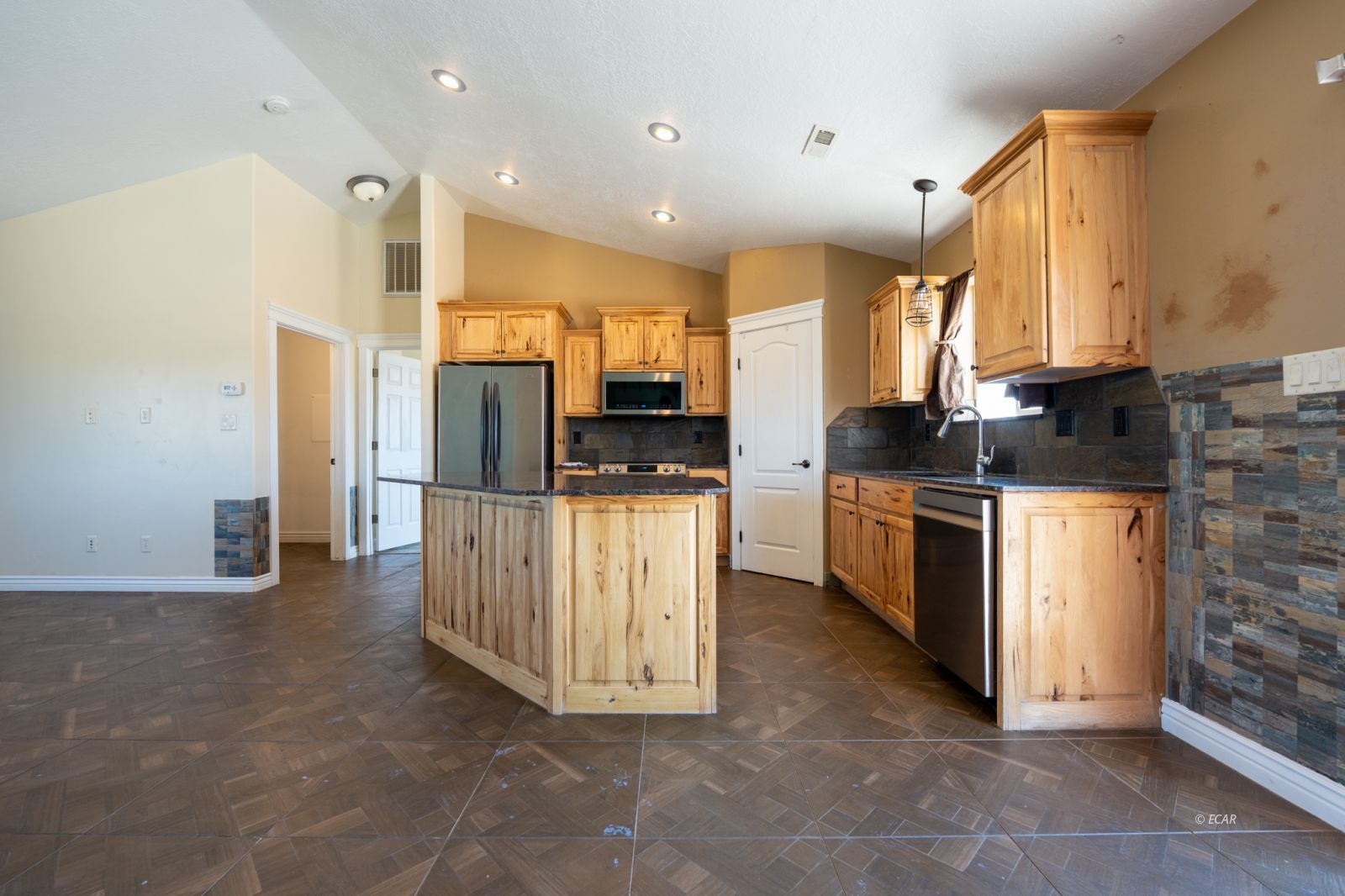 504 Blackstone Drive Property Photo 6