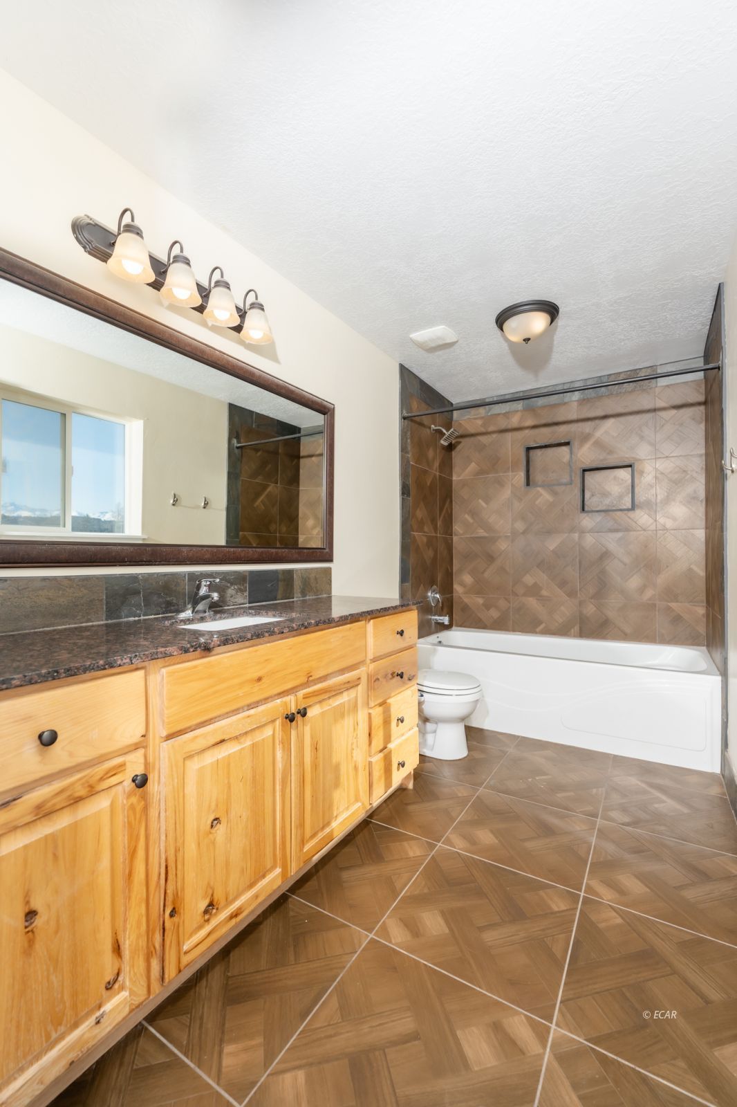 504 Blackstone Drive Property Photo 9