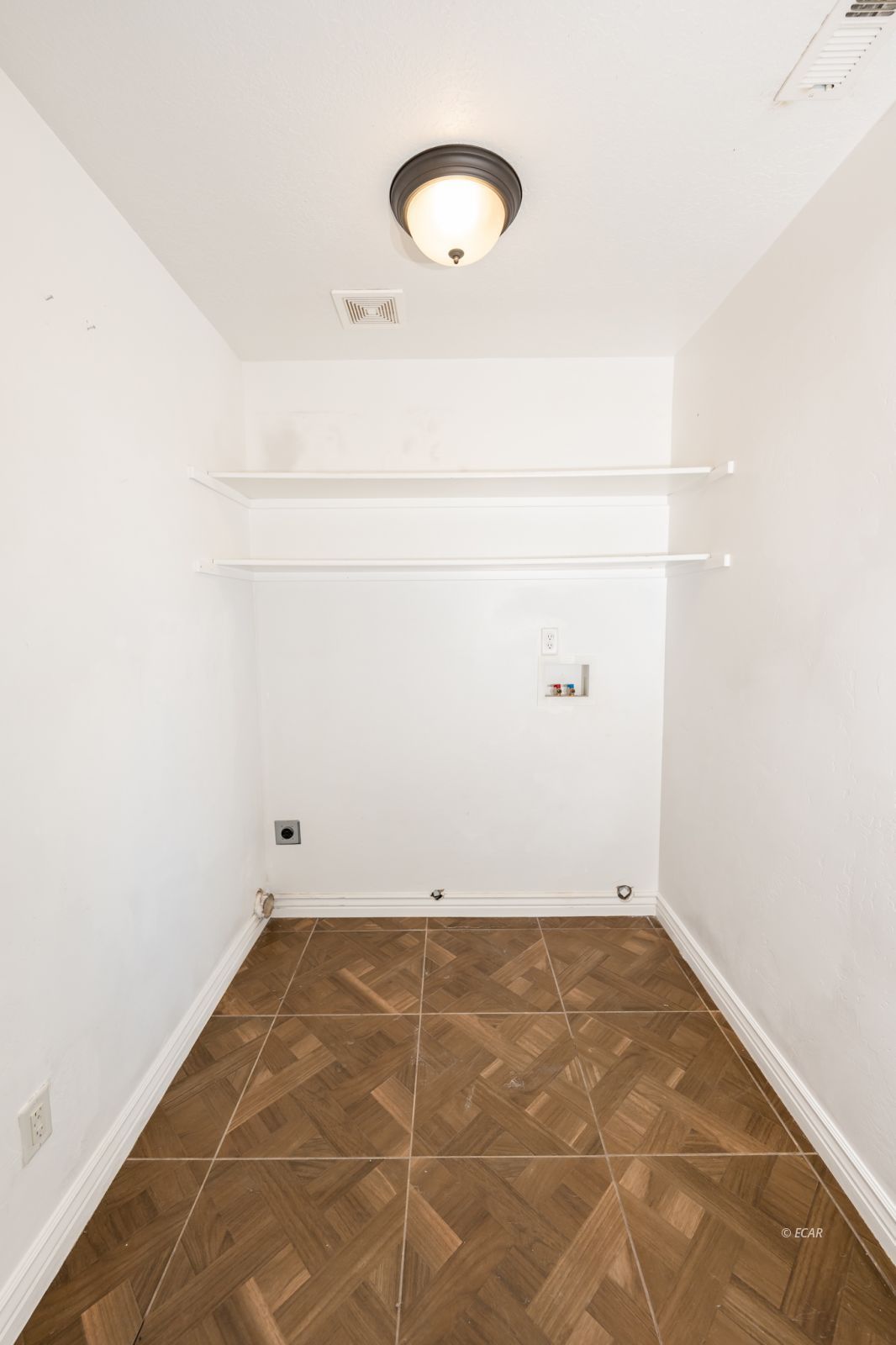 504 Blackstone Drive Property Photo 14
