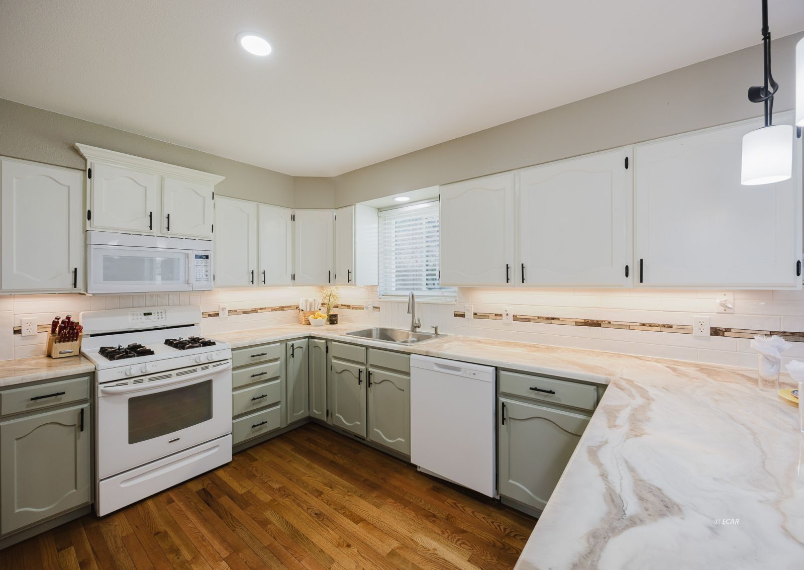 3121 Scenic View Drive Property Photo 7