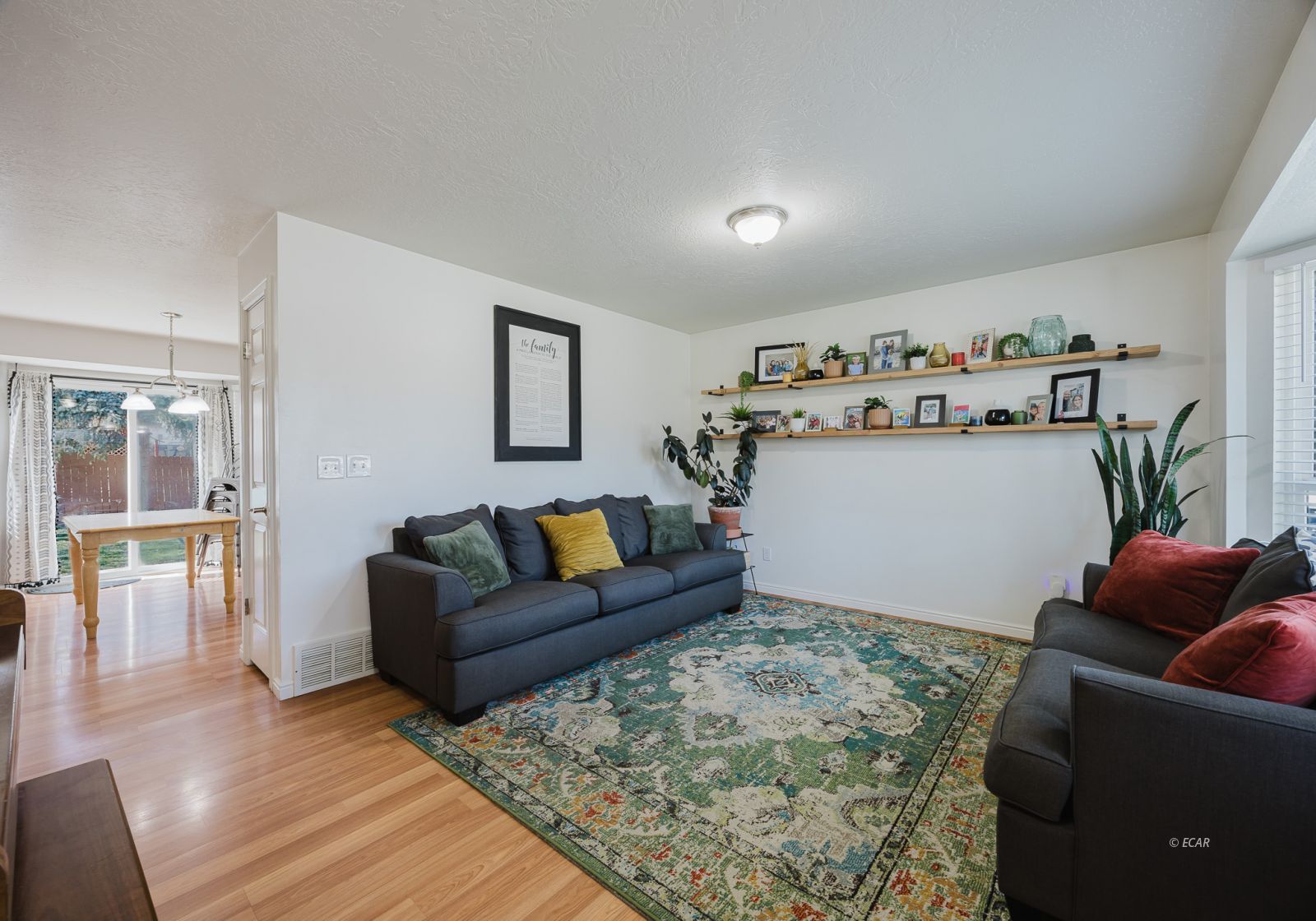 609 Pinecone Circle Property Photo 4