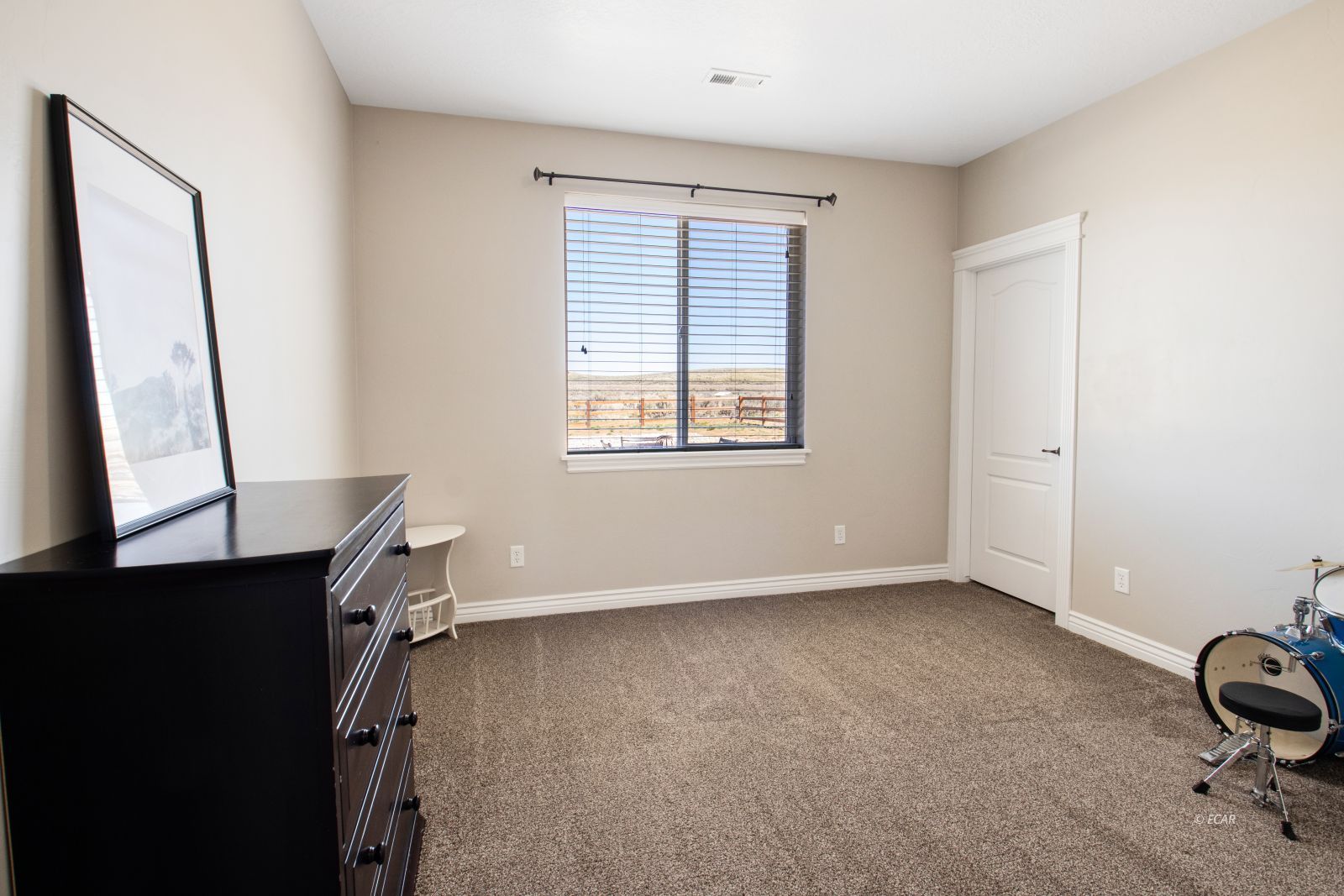 557 Thistle Drive Property Photo 12