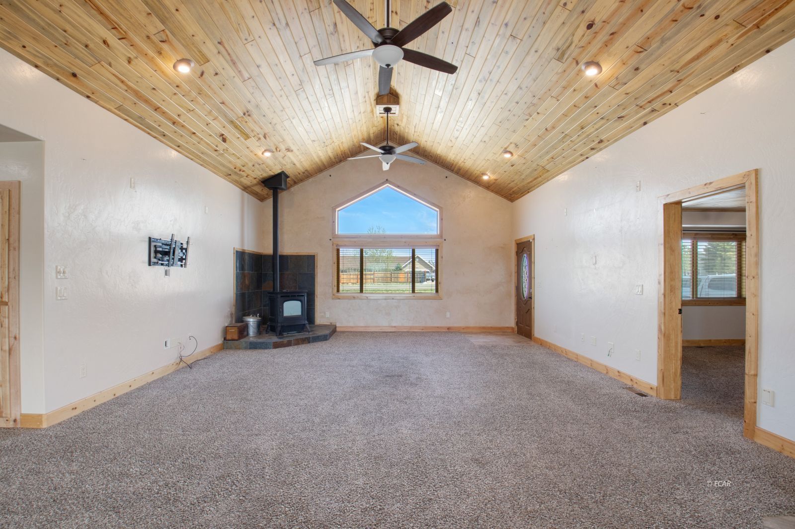 282 Northglen Drive Property Photo 4