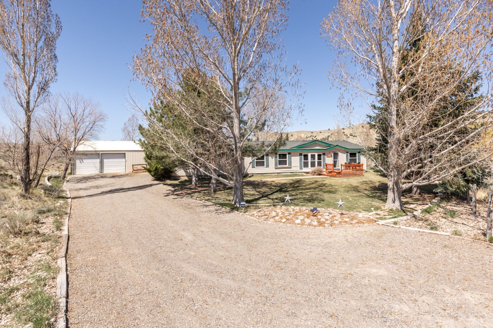 1925 Antler Road Property Photo 2