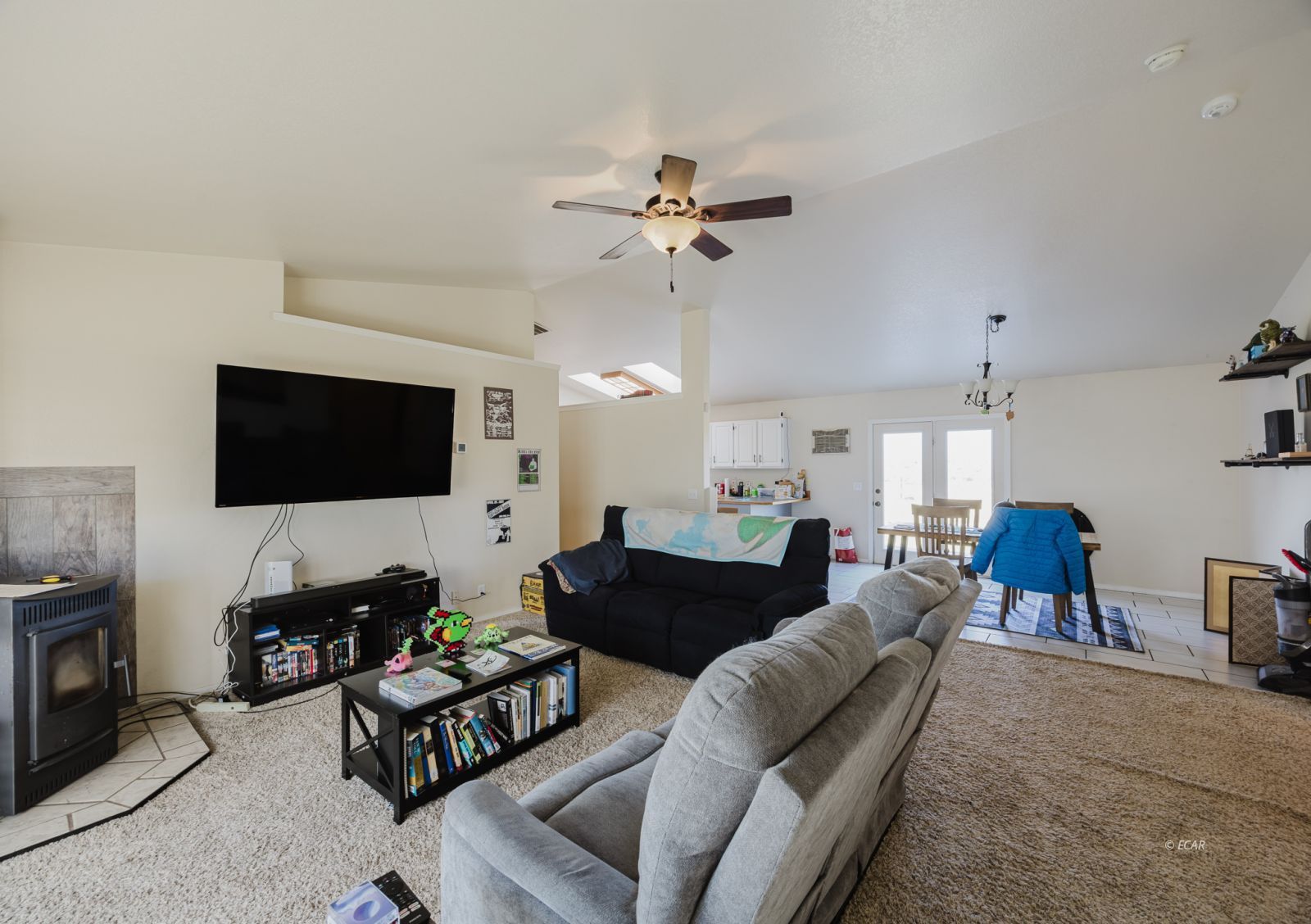 658 Willington Drive Property Photo 4