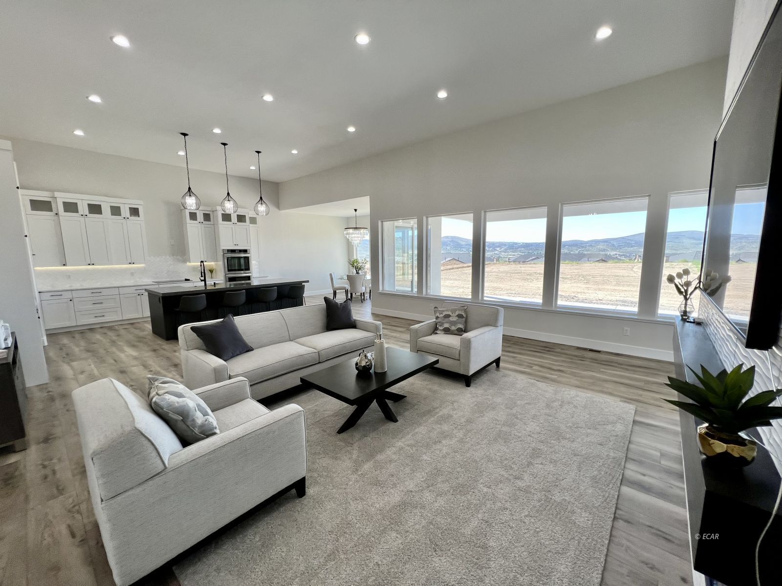 2650 Mesquite Way Property Photo 3