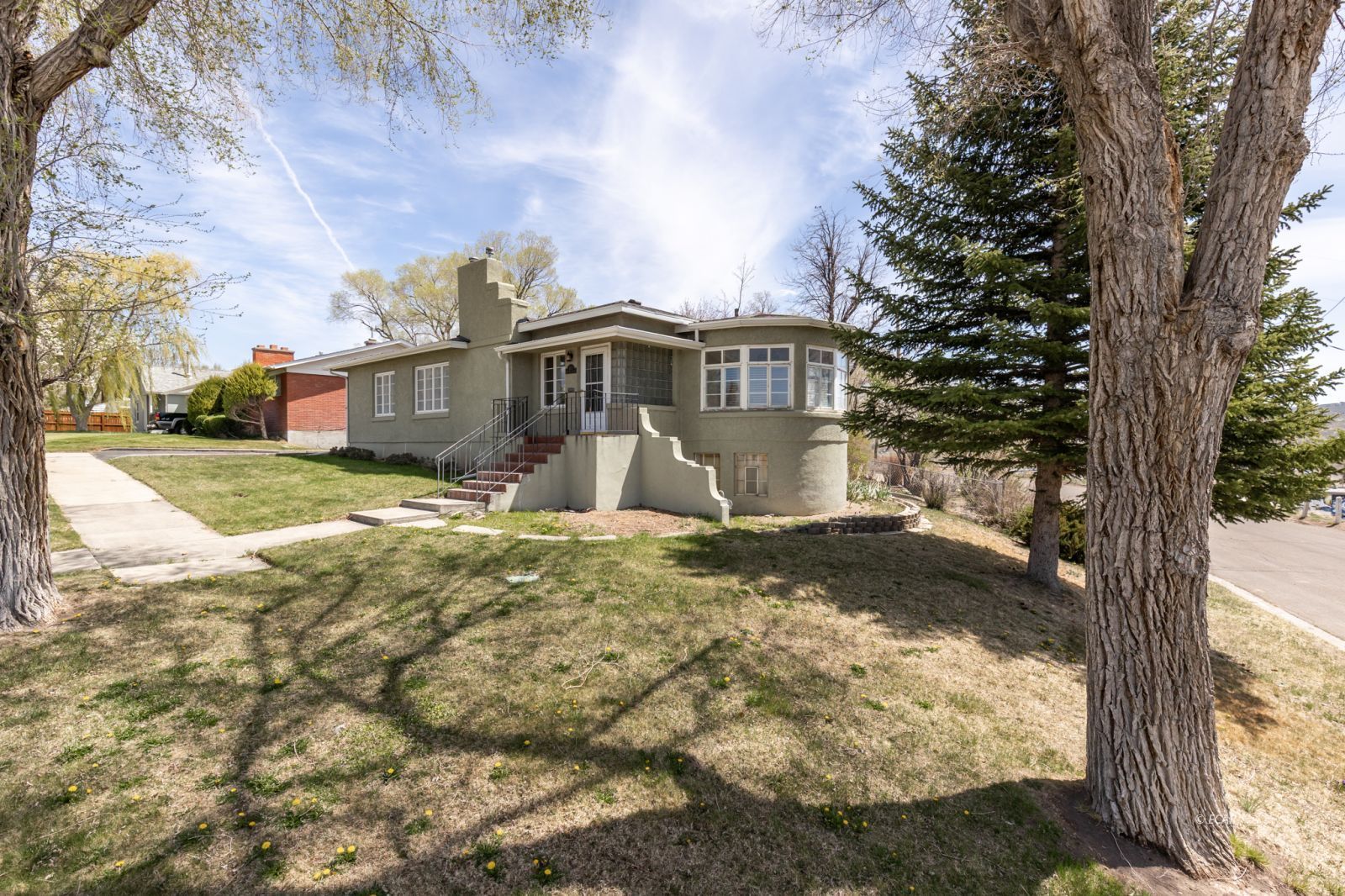 285 W Pine Street Property Photo 4