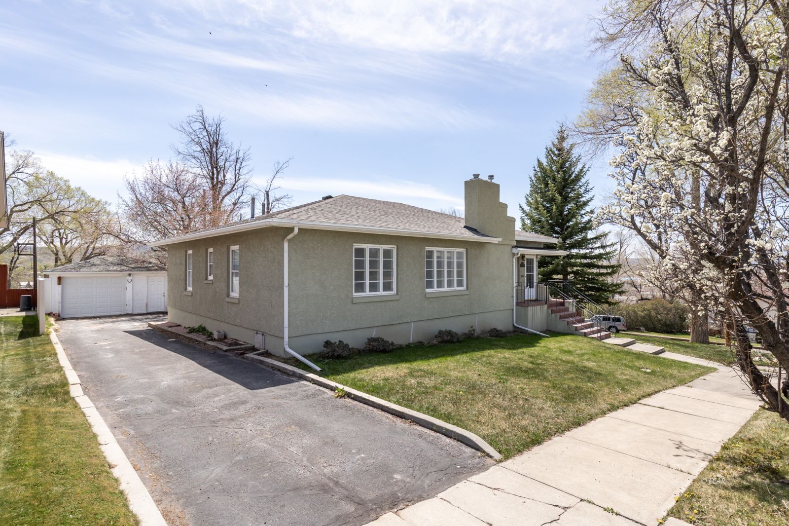 285 W Pine Street Property Photo 7