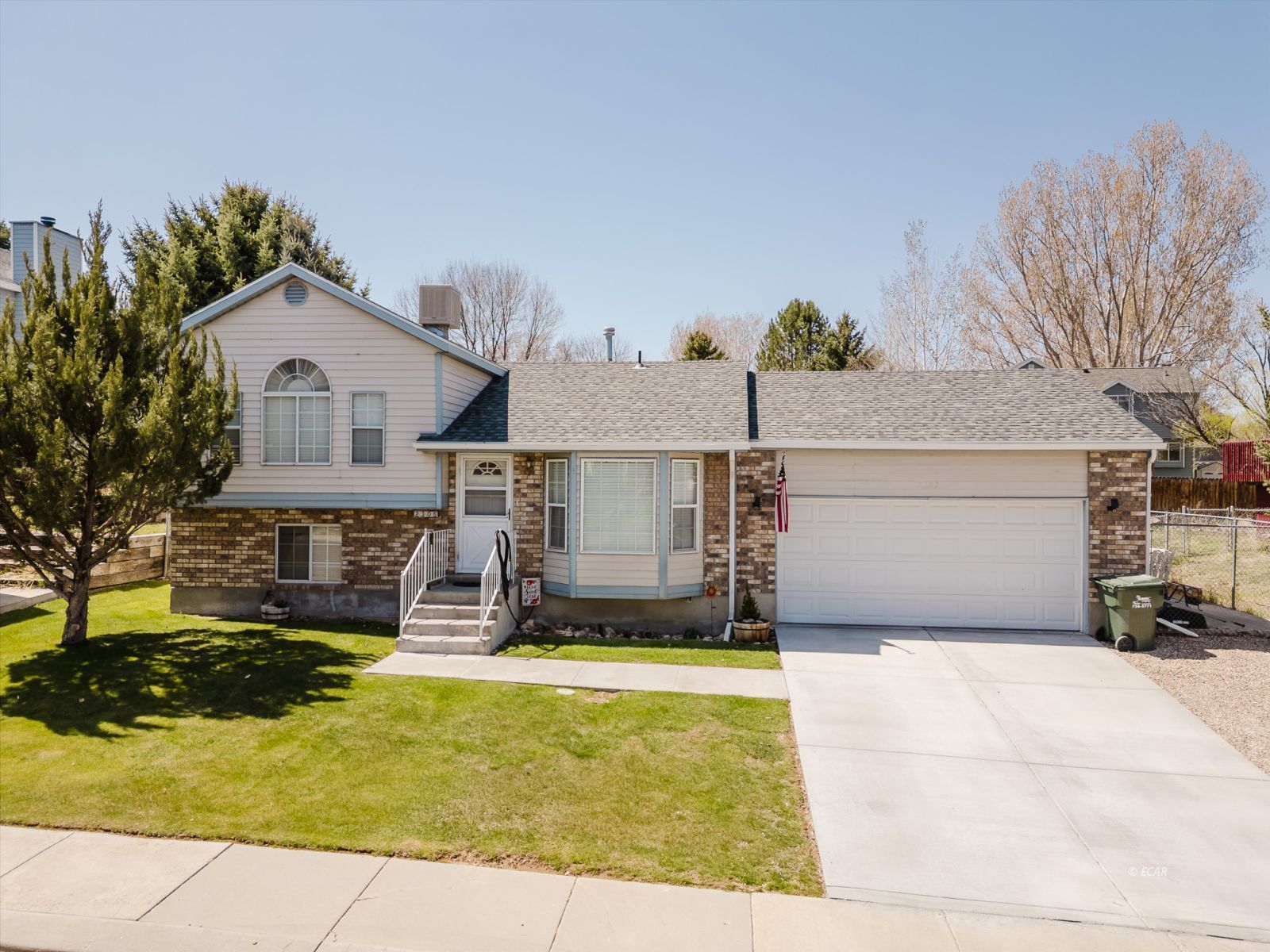 2305 Sierra Drive Property Photo
