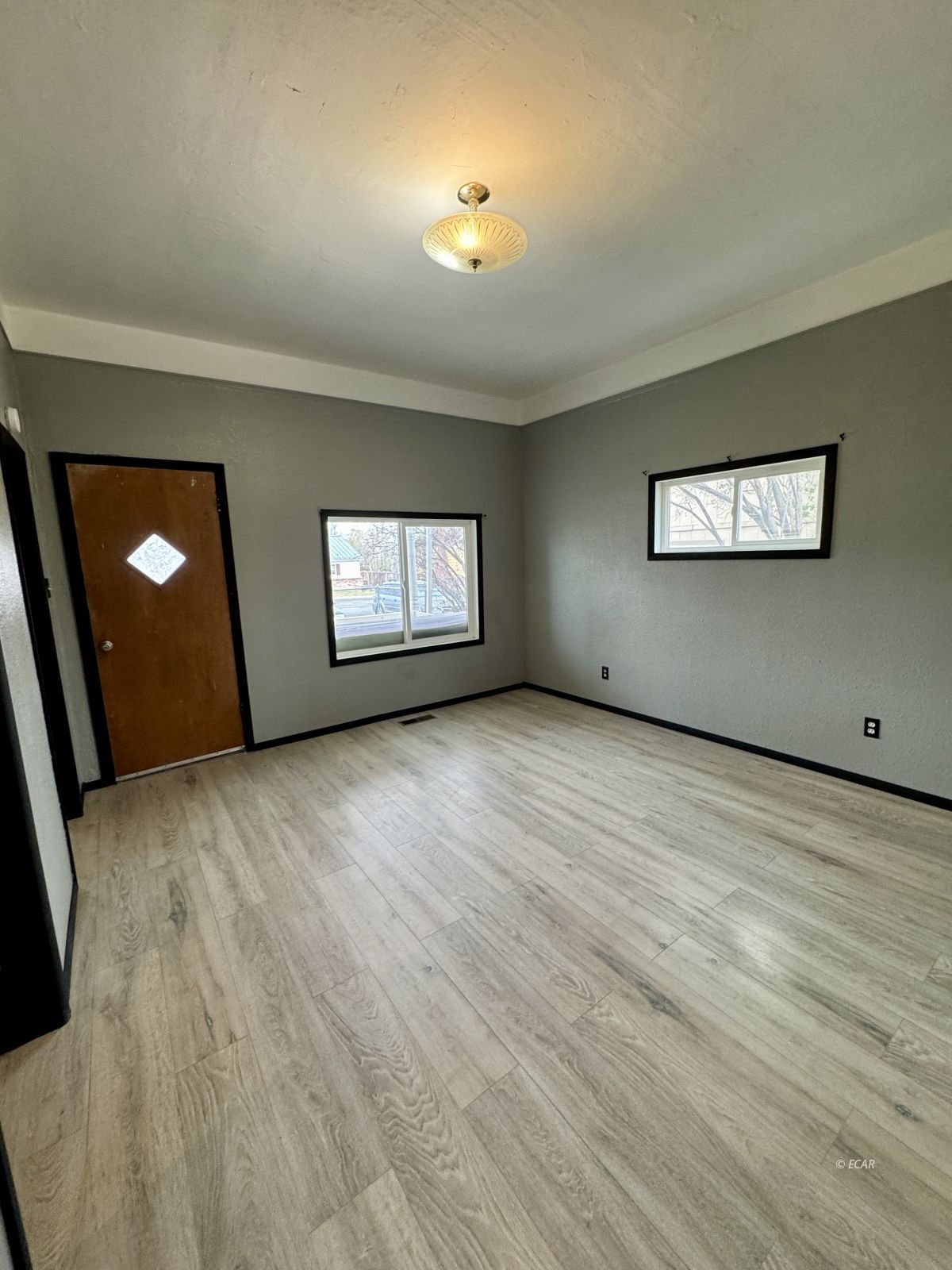 1124 H Avenue Property Photo 3