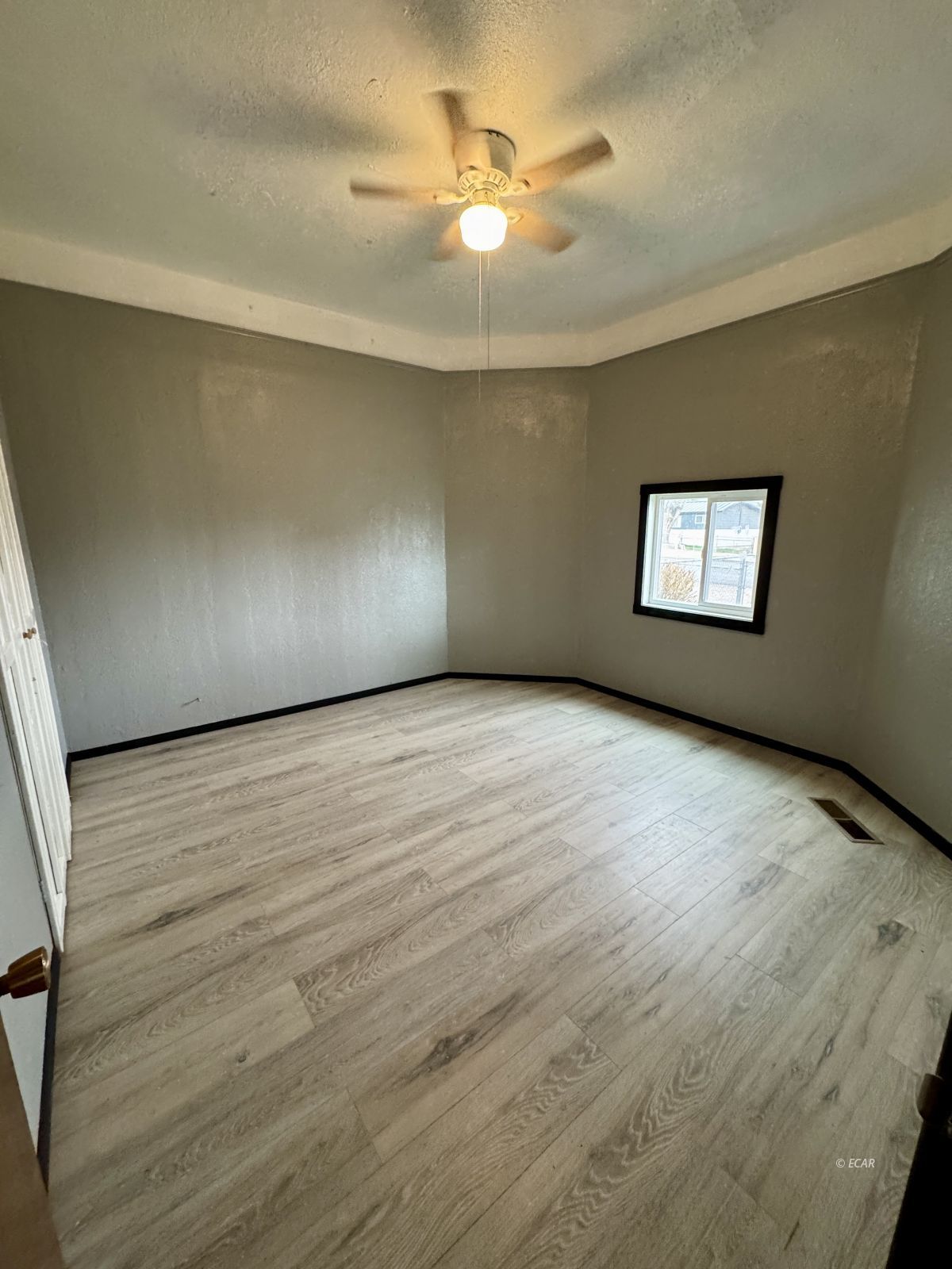 1124 H Avenue Property Photo 5