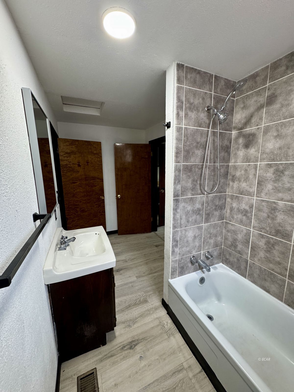 1124 H Avenue Property Photo 7