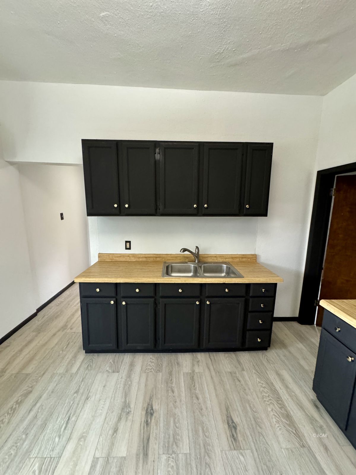 1124 H Avenue Property Photo 13