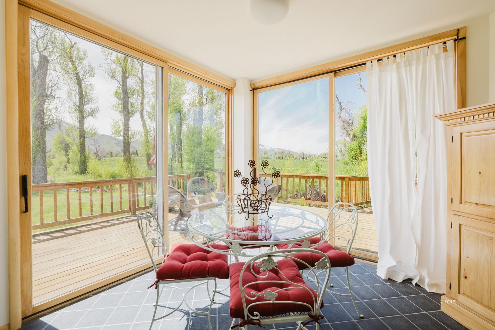 1225 Country Lane Property Photo 9