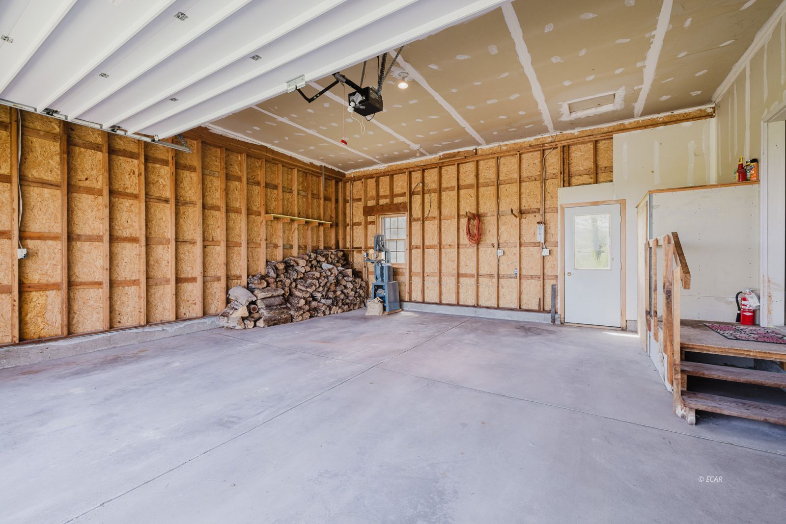 1225 Country Lane Property Photo 24