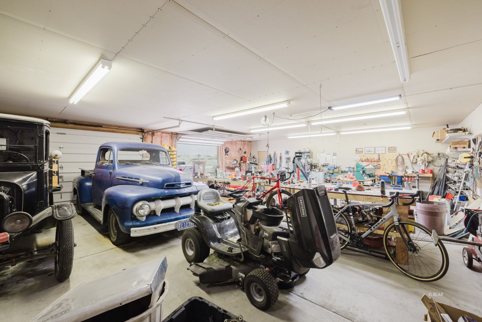 1225 Country Lane Property Photo 27