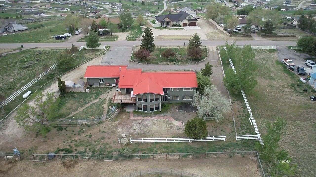 360 Blakeland Drive Property Photo 4