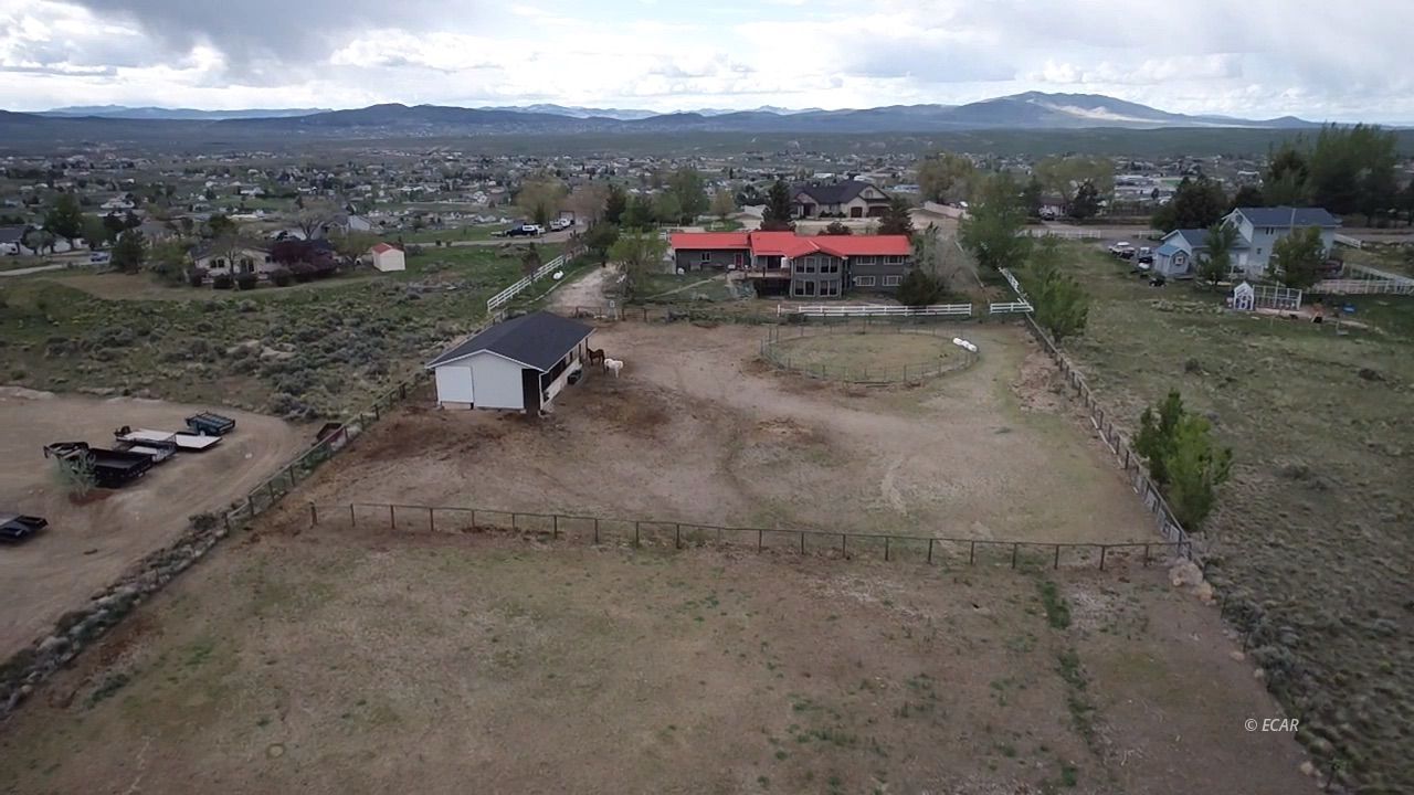 360 Blakeland Drive Property Photo 6