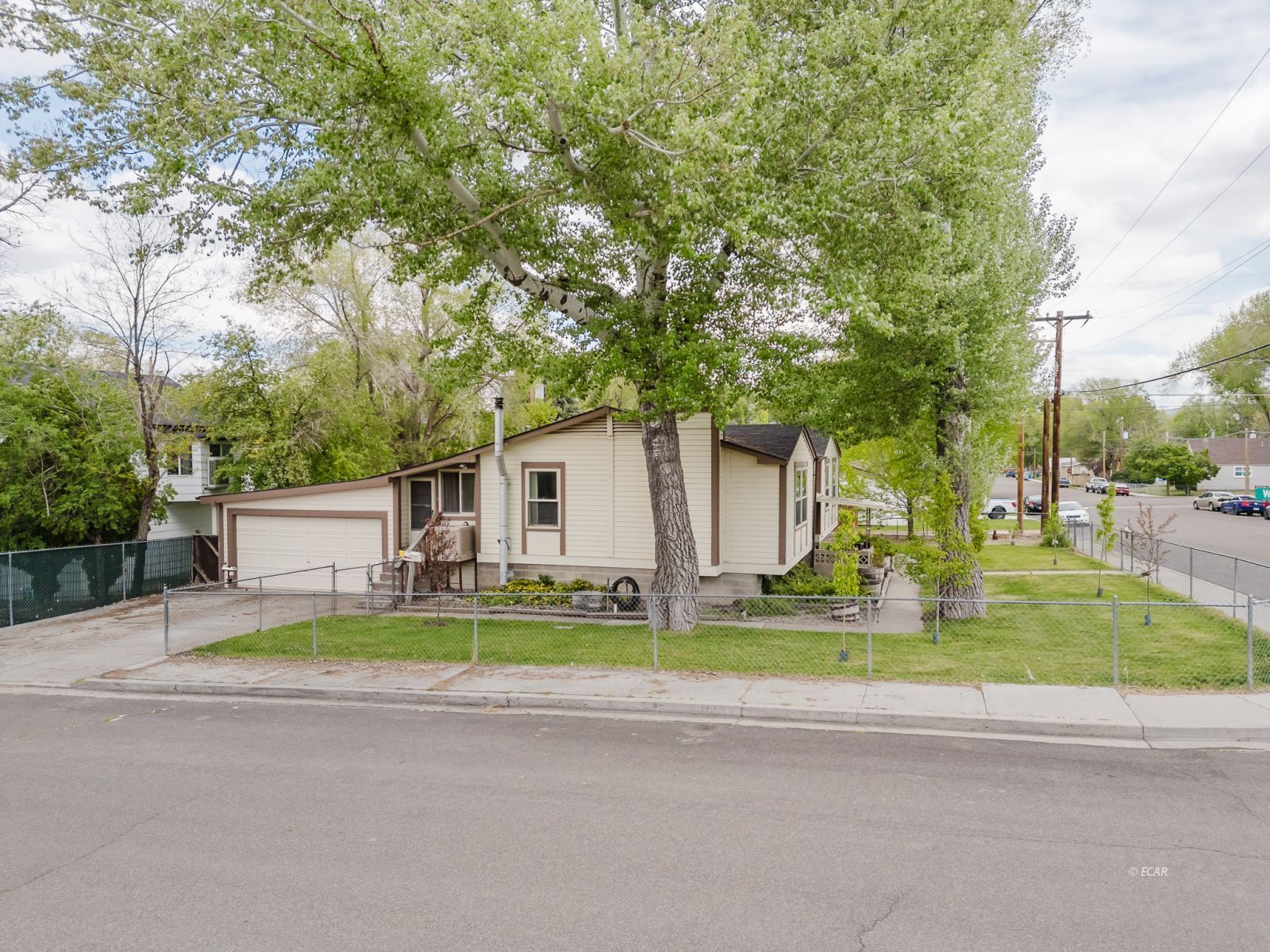 1476 4th Street Property Photo 2