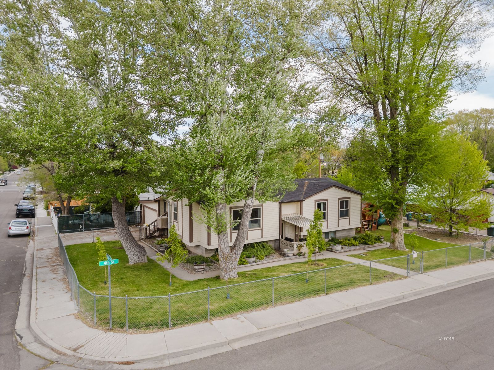 1476 4th Street Property Photo 3