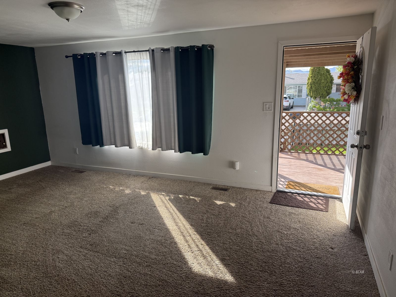 1252 Southside Drive Property Photo 3