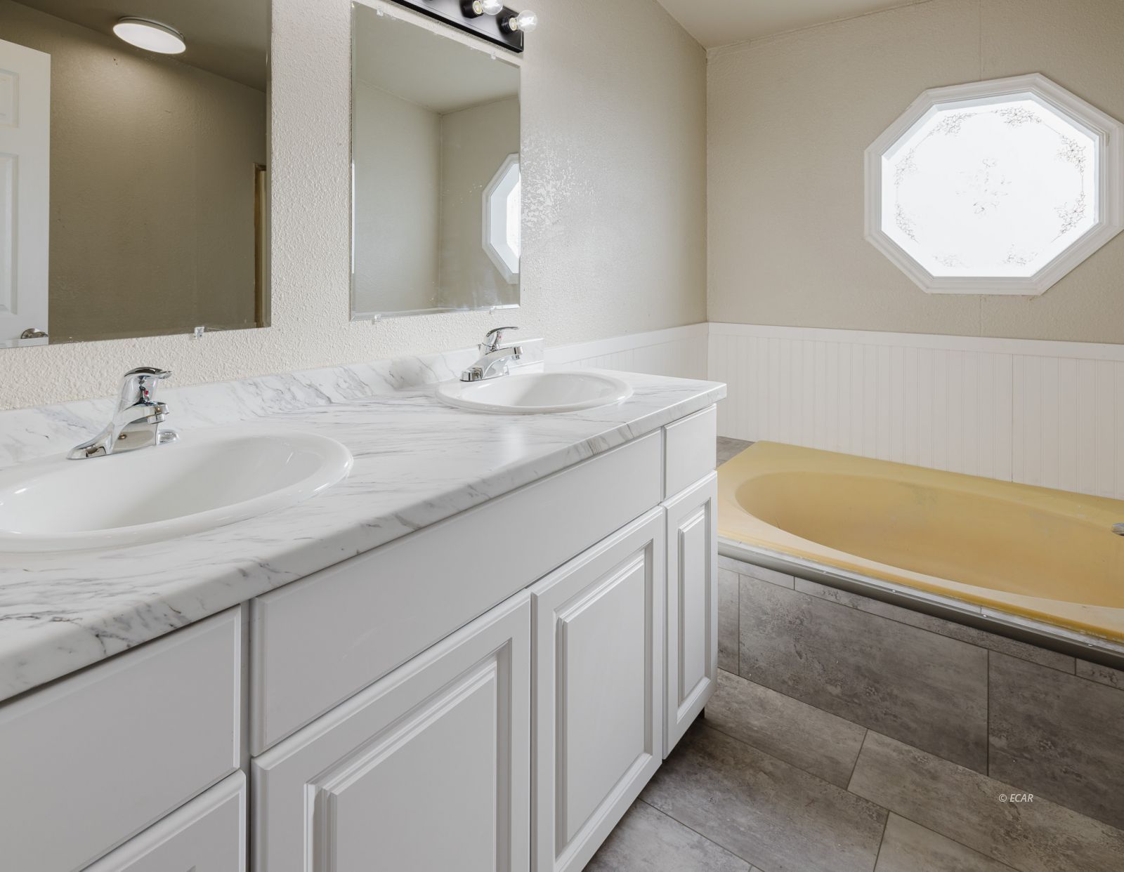 395 Trescartes Avenue Property Photo 40