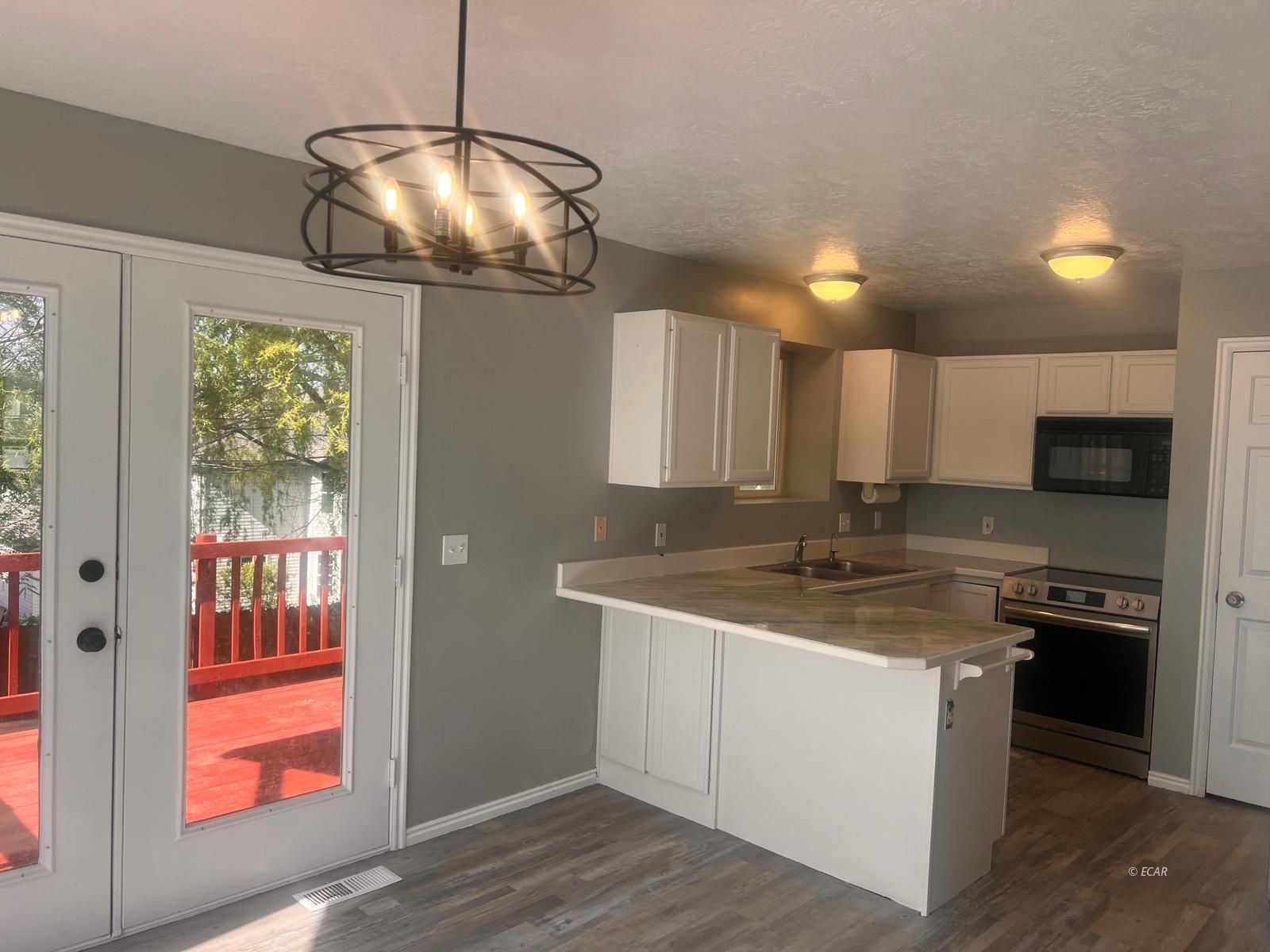 222 Rolling Hills Drive Property Photo 4