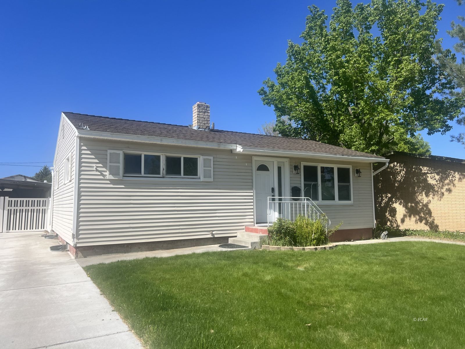 154 W Maple Street Property Photo 2
