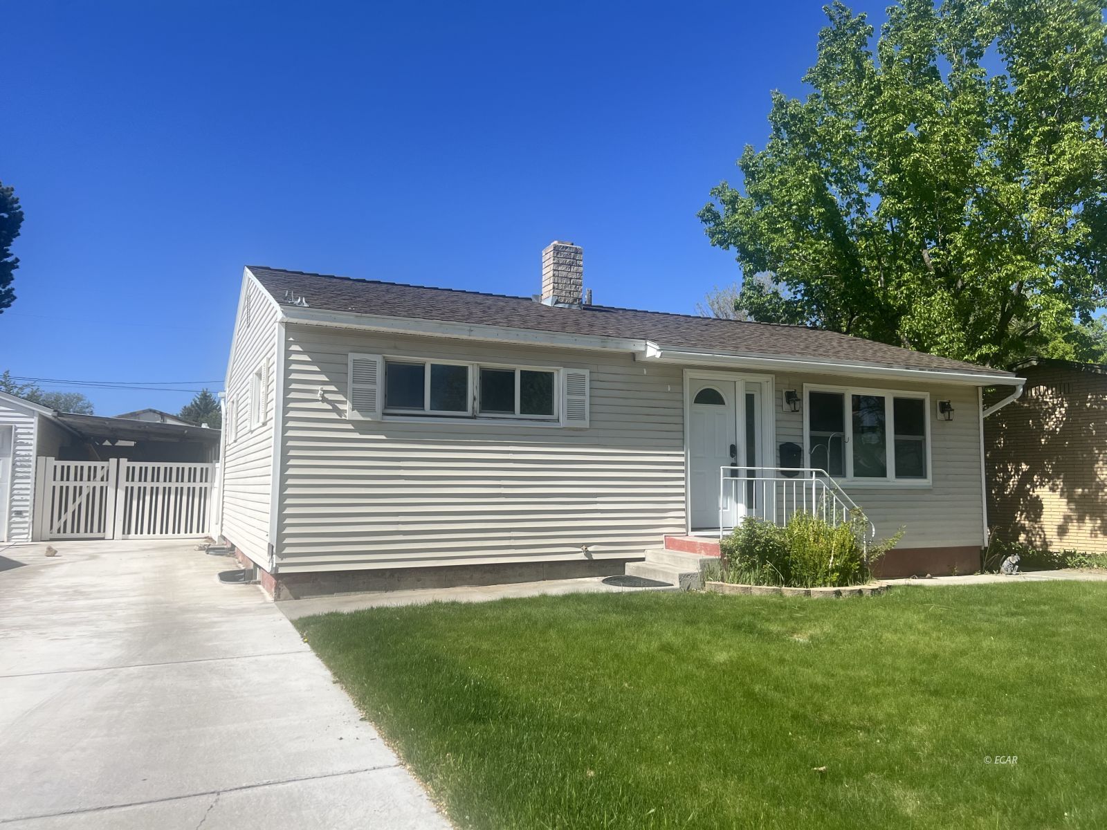 154 W Maple Street Property Photo 3