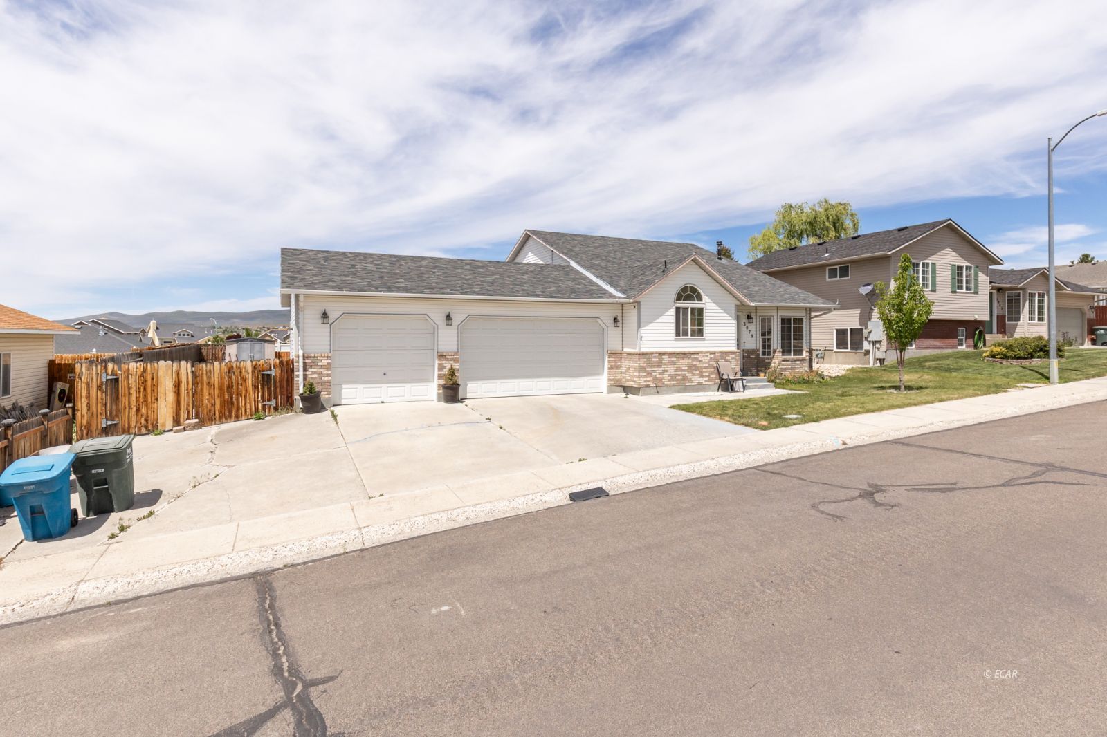 3079 La Nae Drive Property Photo 2