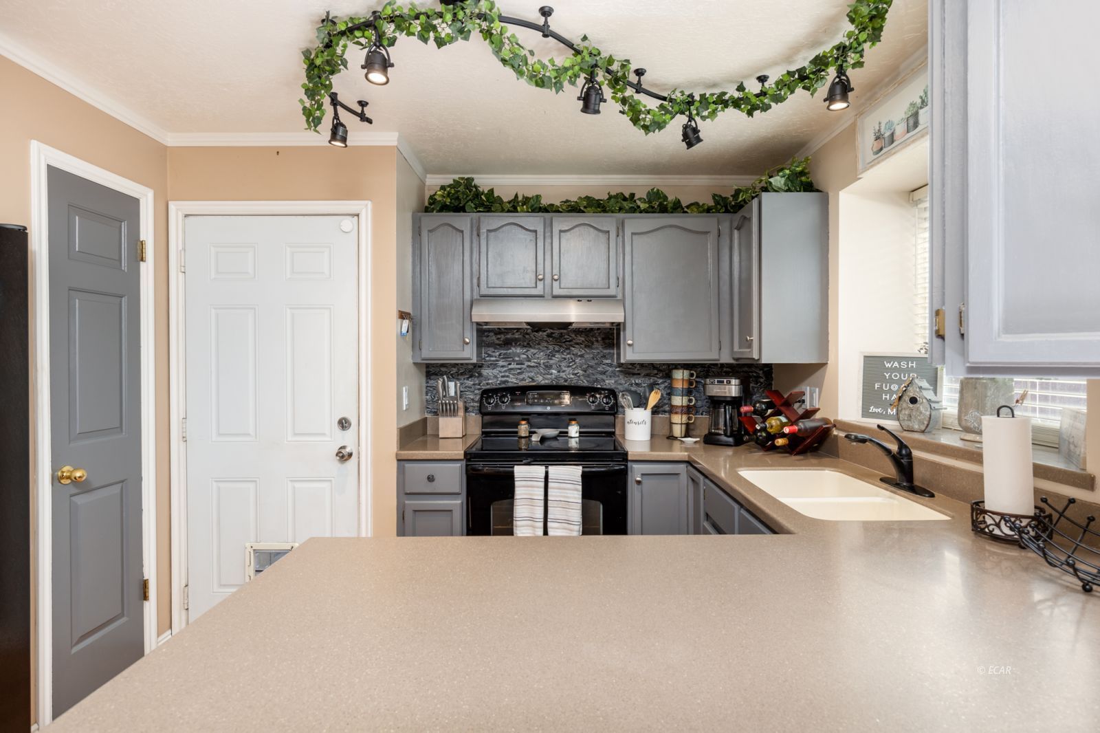 2254 Clearwater Court Property Photo 8