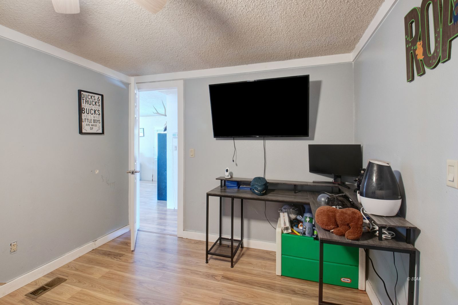 135 Springfield Parkway Property Photo 21