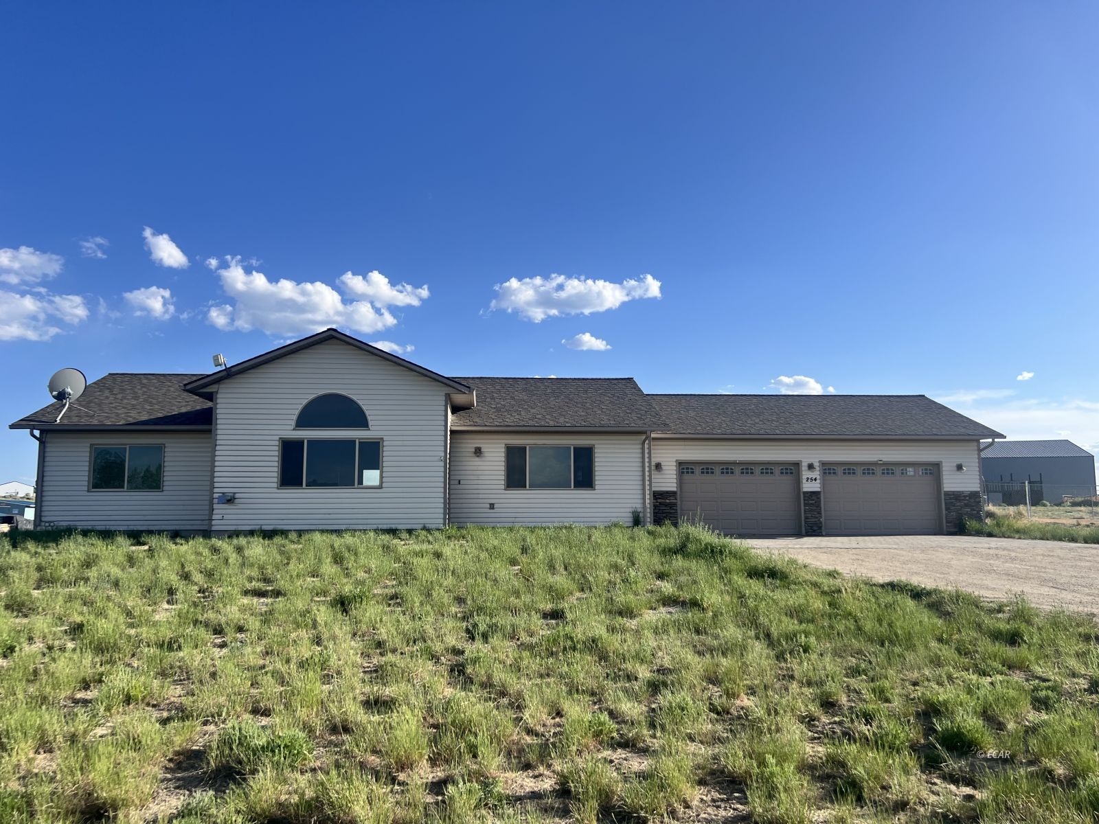 254 Springfield Parkway Property Photo 1